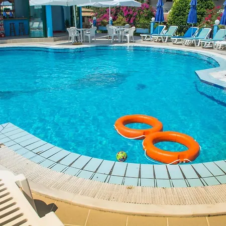 Avra Hotel 2*