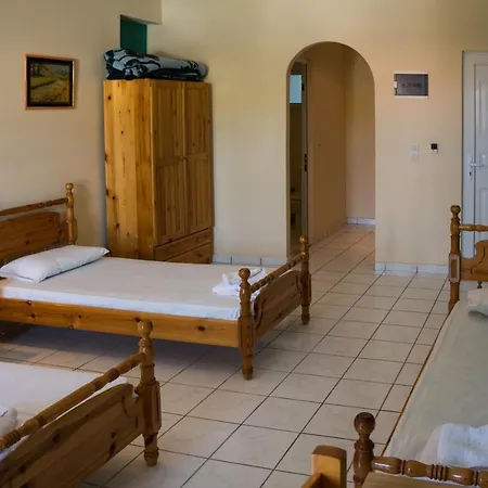 Avra Hotel 2*